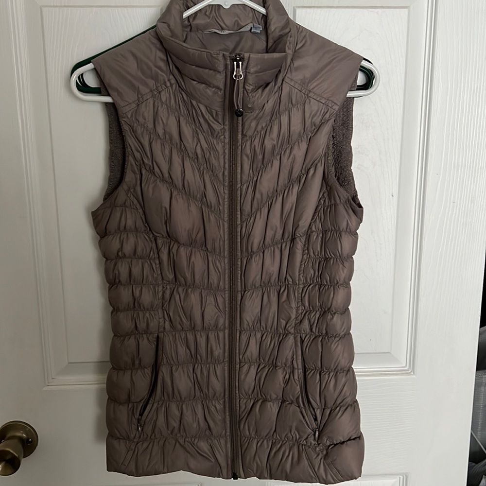 Athleta puff vest